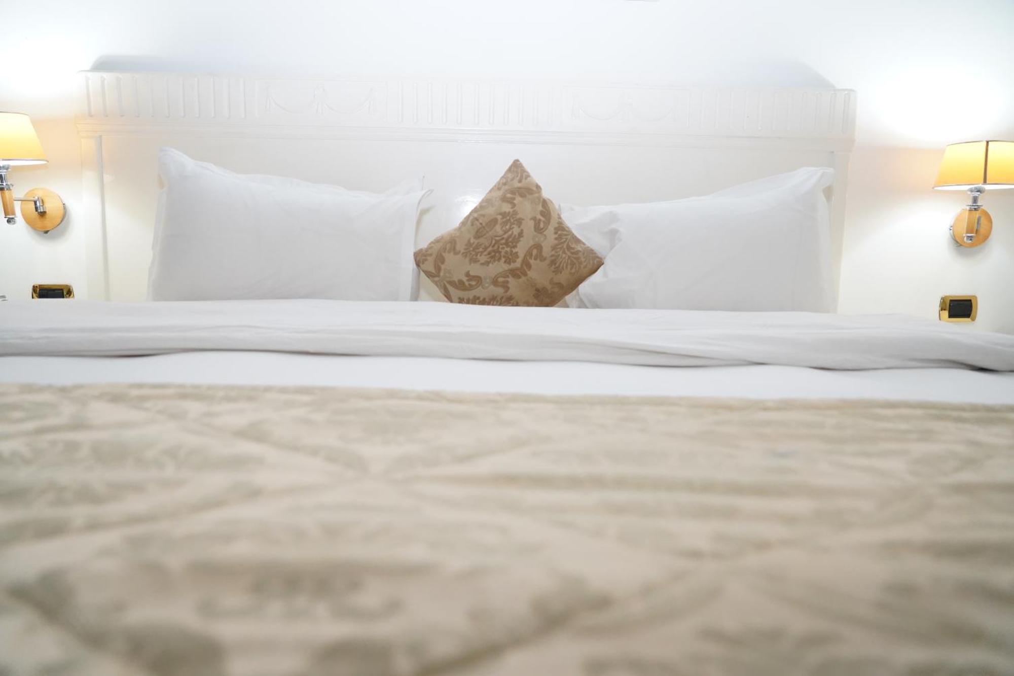 L'Amitie Hotel N'Djamena Luaran gambar