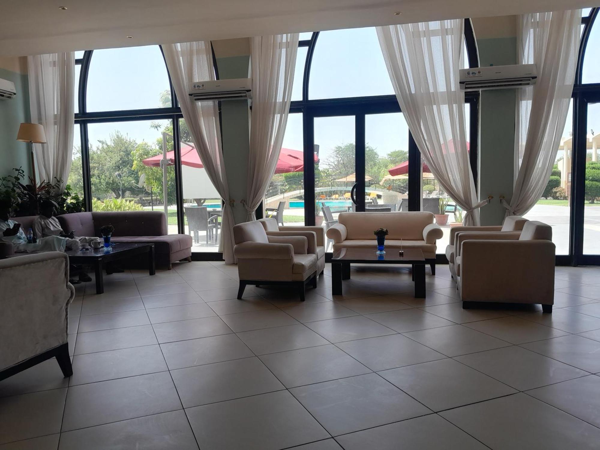 L'Amitie Hotel N'Djamena Luaran gambar